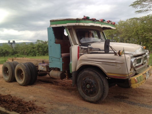 ขายรถเทเลอร์ บรรทุกแม็คโคร 2 เพลา  เครื่องลงเล่มแล้ว  ราคานี้ ( ขึ้นหางใหม่ให้ )