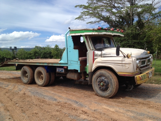 ขายรถเทเลอร์ บรรทุกแม็คโคร 2 เพลา  เครื่องลงเล่มแล้ว  ราคานี้ ( ขึ้นหางใหม่ให้ )