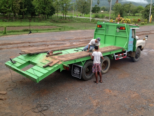 ขายรถเทเลอร์ บรรทุกแม็คโคร 2 เพลา  เครื่องลงเล่มแล้ว  ราคานี้ ( ขึ้นหางใหม่ให้ )