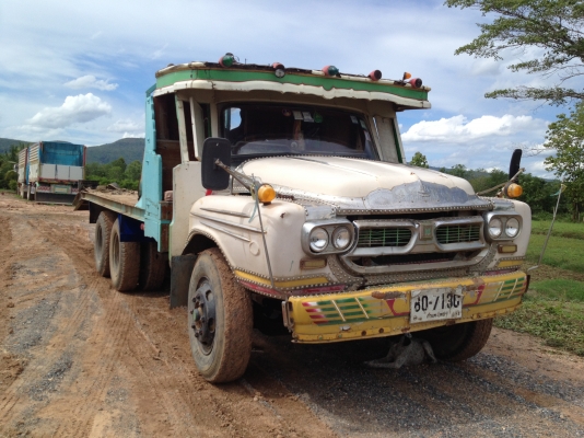 ขายรถเทเลอร์ บรรทุกแม็คโคร 2 เพลา  เครื่องลงเล่มแล้ว  ราคานี้ ( ขึ้นหางใหม่ให้ )