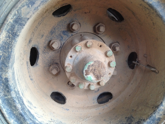 ขายรถเทเลอร์ บรรทุกแม็คโคร 2 เพลา  เครื่องลงเล่มแล้ว  ราคานี้ ( ขึ้นหางใหม่ให้ )