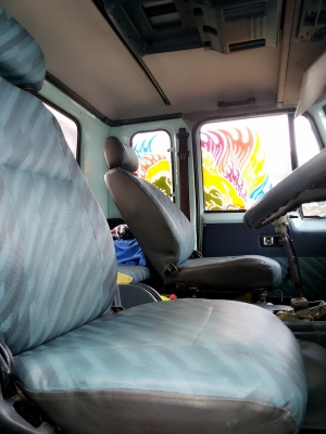 รถบรรทุกรถเกี่ยวพร้อมใช้งาน