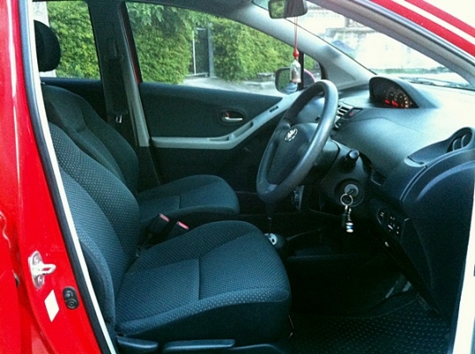 ขาย TOYOTA YARIS เเต่งนิดหน่อยคับ