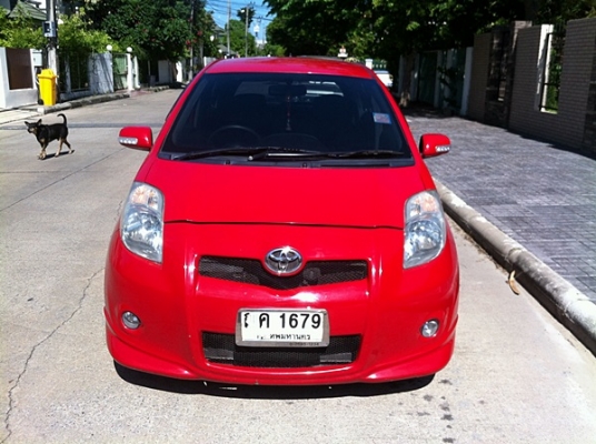 ขาย TOYOTA YARIS เเต่งนิดหน่อยคับ