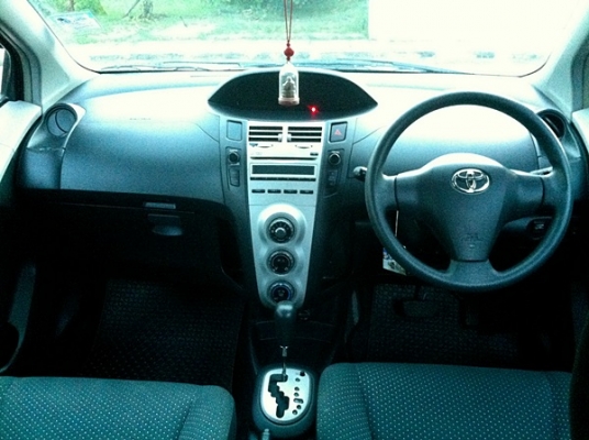 ขาย TOYOTA YARIS เเต่งนิดหน่อยคับ