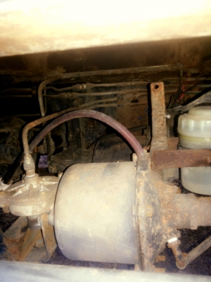 รถบรรทุกรถเกี่ยวพร้อมใช้งาน รถบรรทุกรถเกี่ยวพร้อมใช้งาน