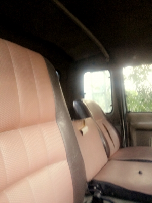 รถบรรทุกรถเกี่ยวพร้อมใช้งาน รถบรรทุกรถเกี่ยวพร้อมใช้งาน