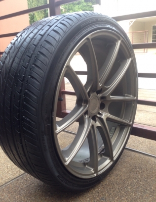 ล้อ ADV1 ขอบ19 พร้อมยางปี13 สภาพสวยมาก