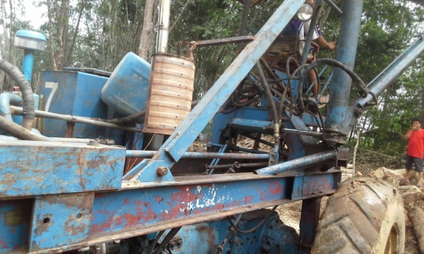 ขายรถคีปไม้ FORD เครื่องรุ่น 5500 ที่คีปแบบหมุนได้ เอกสารอินวอย จากมาเลเซีย ราคา 220000