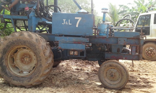 ขายรถคีปไม้ FORD เครื่องรุ่น 5500 ที่คีปแบบหมุนได้ เอกสารอินวอย จากมาเลเซีย ราคา 220000