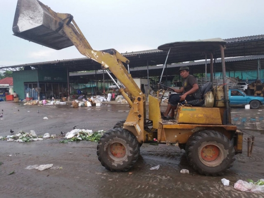 ขายรถตักล้อยาง TCM 808 ต่อแขนแล้ว ตักใส่รถ 10 ล้อถีง ราคา 300000