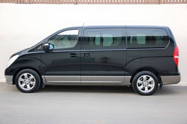 ขาย HYUNDAI H-1 MAESTO ปี2009 เกียร์ Auto เครื่องดีเซล ตัวtop สีดำ