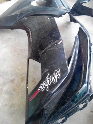 ขายแฟริ่ง นินจา 650 CC,มีชุดแฟริ่งหน้า แฟริ่งข้าง ถังน้ำมัน ราคา 2000 บาท