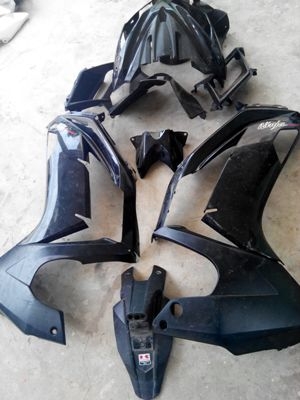 ขายแฟริ่ง นินจา 650 CC,มีชุดแฟริ่งหน้า แฟริ่งข้าง ถังน้ำมัน ราคา 2000 บาท