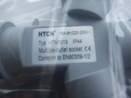 ปลั๊กไฟโรงงาน HTCN รุ่น HTN1013 เป็นปลั๊กแยกเข้า 1 ออก 3   2P+E 16A (220-250V) กันน้ำ IP44 เป็นของใหม่