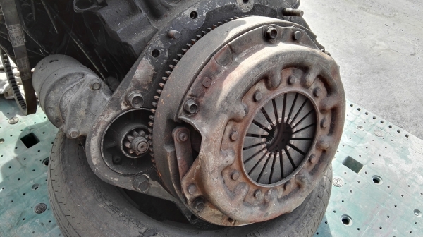 ขายเครื่อง4JB1 (เครื่องพัง) ขายเครื่อง4JB1 (เครื่องพัง)