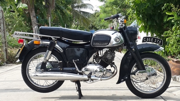 ขาย ฮอนด้า C92 สภาพสวยๆเดิมๆเครื่องเพิ่งฟิดมาใหม่ๆทะเบียนพร้อมโอน