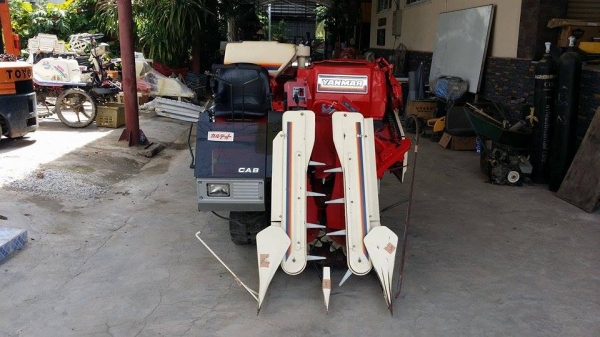 รถเกี่ยวข้าวพร้อมนวดข้าวในตัว แบบนั่งขับ เก่าญี่ปุ่น YANMAR   รุ่น CA8 (2)  รถพร้อมใช้งาน เครื่องยนต์ติดง่ายพร้อมใช้งาน ไม่เคยใช้งานในไทย