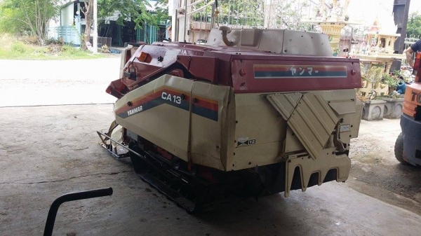 รถเกี่ยวข้าวพร้อมนวดข้าวในตัว แบบนั่งขับ เก่าญี่ปุ่น YANMAR   รุ่น CA13 สภาพสวย รถพร้อมใช้งาน เครื่องยนต์ติดง่ายพร้อมใช้งาน ไม่เคยใช้งานในไทย
