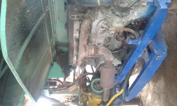 ขายคับรถเกี่ยวข้าวไทยเจริญ รถสวย คล่องตัว ตัวเดินใหม่เครื่องแรง อีซุซุ 200 กว่า ขาย460000 คับ