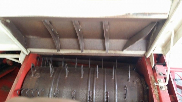 รถเกี่ยวข้าวพร้อมนวดข้าวในตัว แบบนั่งขับ เก่าญี่ปุ่น YANMAR   รุ่น TC2200K สภาพดี รถพร้อมใช้งาน