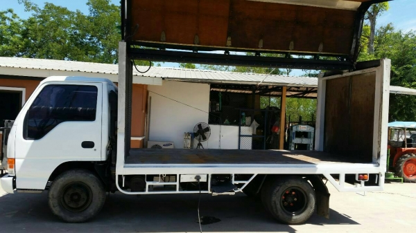 หกล้อ อีซูซุ NPR120แรงปี43 แอร์ เวอร์ สภาพสวยพร้อมใช้งาน เอกสารทะเบียนพร้อมโอน