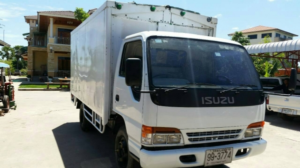 หกล้อ อีซูซุ NPR120แรงปี43 แอร์ เวอร์ สภาพสวยพร้อมใช้งาน เอกสารทะเบียนพร้อมโอน