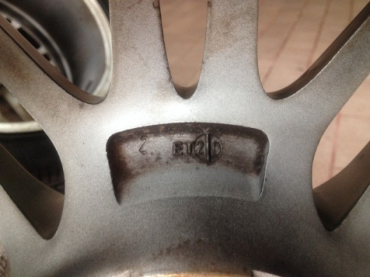 ล้อเเท้ BMW M5 ใส่ E39 ขอบ18กว้าง8นิ้วครึ่งอ๊อฟ20ของเก่าญี่ปุ่นสีเดิมๆสภาพสวย