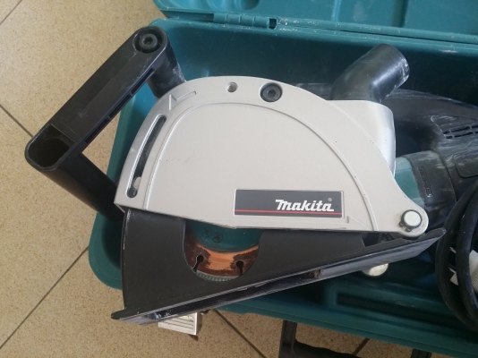 เครื่องเซาะร่องใบคู่ makita
