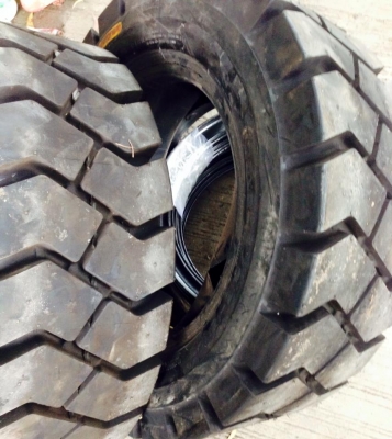 รับหล่อดอกยางตันและยางลมทุกขนาด จำหน่ายยางใหม่ทุกยี่ห้อ ทั้งตันและลม คร้า