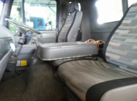 HINO KL 300 - 150 HP WO6D หกล้อดั๊มพ์ กระบะดั๊มพ์เหล็ก 5 ตันความยาว 3.60 เมตรสภาพดีพร้อมบรรทุกหนักได้เลย หัวเก๋งไฮเทควางใหม่ลงเล่มครบพร้อม ภายในคอนโซลสวย แอร์เย็น พวงมาลัยเพาเวอร์ ระบบเบรคทริ๊ปฟี้ ช่วงล่างแน่น คัชซีมีดามดามบ้างนิดหน่อยครับสภาพดีพร้อมใช้งา