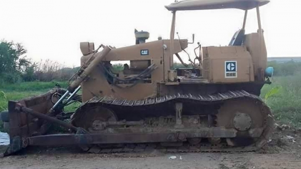 ขายรถแทร็กเตอร์ CAT รุ่นD4E สภาพพร้อมใช้งาน สนใจโทร 090-8588220คุณนะ 093-3258446คุณบิว ID:narong498 หรือเข้าดูสินค้าอื่นๆได้ที่ www.truck.in.th/498 หรือเพจFacebook ณรงค์ ซื้อขายรถมือสอง (เว็บไซต์ส่วนตัว) หรือFacebook ตลาดรถมือสอง คุณนะ