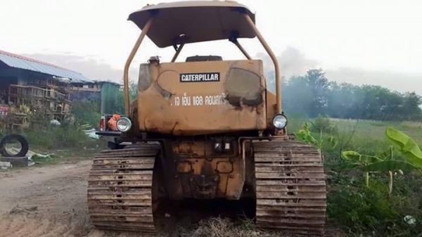 ขายรถแทร็กเตอร์ CAT รุ่นD4E สภาพพร้อมใช้งาน สนใจโทร 090-8588220คุณนะ 093-3258446คุณบิว ID:narong498 หรือเข้าดูสินค้าอื่นๆได้ที่ www.truck.in.th/498 หรือเพจFacebook ณรงค์ ซื้อขายรถมือสอง (เว็บไซต์ส่วนตัว) หรือFacebook ตลาดรถมือสอง คุณนะ