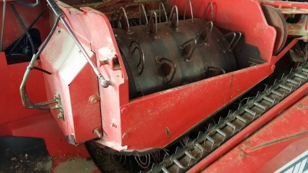 รถเกี่ยวข้าวพร้อมนวดข้าวในตัว แบบนั่งขับ เก่าญี่ปุ่น MITSUBISHI รุ่น FC12  สภาพสวย เครื่องยนต์ติดง่ายพร้อมใช้งาน ไม่เคยใช้งานในไทย