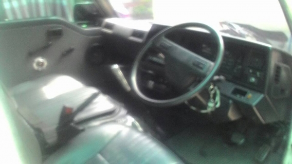 ขายรถตู้NISSAN URVAN  ปี90