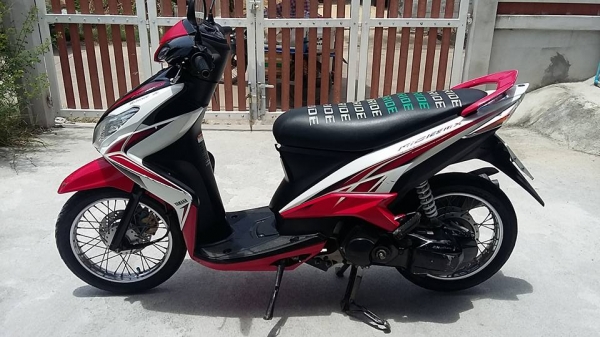 ขาย Yamaha mio 125 ก่อนหัวฉีดสตาร์ทมือเครื่องเดิมสนิท เฟืองท้ายไม่มีหอน ท่อไม่มีควันแน่นอน ชุดสีเดิมสนิท วิ่งน้อย รถบ้าน ทะเบียนไม่ขาดต่อ ชุดโอนครับ รถอยุ่ สรงประภา ดอนเมือง กรุงเทพ เบอ 0891123302 line progress7109 ราคา 13500 บาท