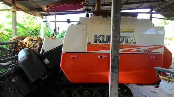 ขายดาวน์รถเกี่ยวข้าวมือสอง