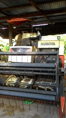 ขายดาวน์รถเกี่ยวข้าวมือสอง