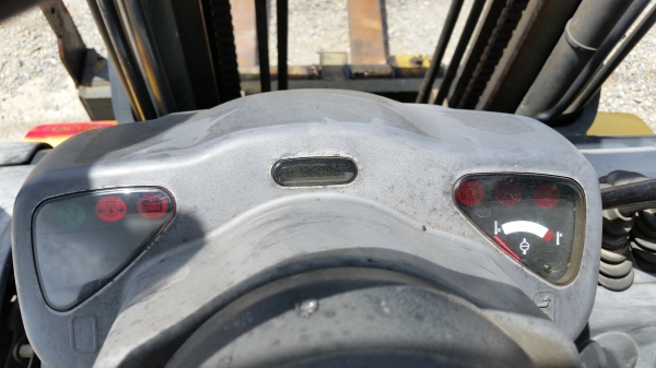 ขายด่วนรถยกKOMATSU FG25-15 ยก2.5ตันเสาสูง3เมตรงาสไลย์ได้รถนอกนำเข้ายังไม่เคยใช้งานในเมืองไทยเลย=รุ่นใหม่ขายถูกๆๆ