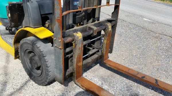 ขายด่วนรถยกKOMATSU FG25-15 ยก2.5ตันเสาสูง3เมตรงาสไลย์ได้รถนอกนำเข้ายังไม่เคยใช้งานในเมืองไทยเลย=รุ่นใหม่ขายถูกๆๆ