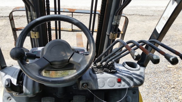 ขายด่วนรถยกKOMATSU FG25-15 ยก2.5ตันเสาสูง3เมตรงาสไลย์ได้รถนอกนำเข้ายังไม่เคยใช้งานในเมืองไทยเลย=รุ่นใหม่ขายถูกๆๆ