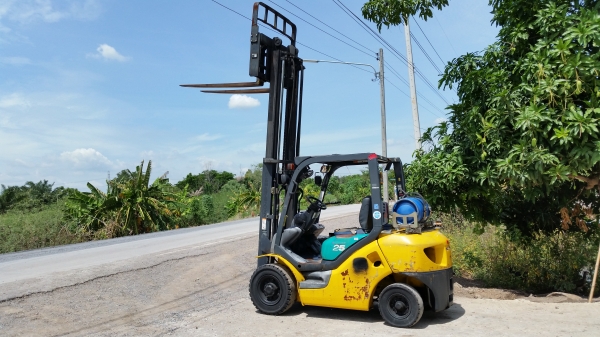 ขายด่วนรถยกKOMATSU FG25-15 ยก2.5ตันเสาสูง3เมตรงาสไลย์ได้รถนอกนำเข้ายังไม่เคยใช้งานในเมืองไทยเลย=รุ่นใหม่ขายถูกๆๆ