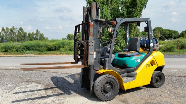 ขายด่วนรถยกKOMATSU FG25-15 ยก2.5ตันเสาสูง3เมตรงาสไลย์ได้รถนอกนำเข้ายังไม่เคยใช้งานในเมืองไทยเลย=รุ่นใหม่ขายถูกๆๆ