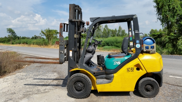 ขายด่วนรถยกKOMATSU FG25-15 ยก2.5ตันเสาสูง3เมตรงาสไลย์ได้รถนอกนำเข้ายังไม่เคยใช้งานในเมืองไทยเลย=รุ่นใหม่ขายถูกๆๆ