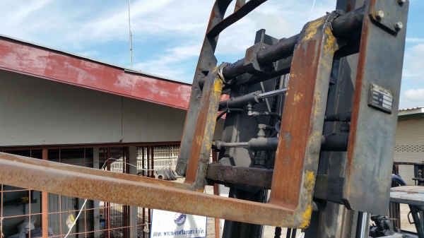 ขายด่วนรถยกKOMATSU FG25-15 ยก2.5ตันเสาสูง3เมตรงาสไลย์ได้รถนอกนำเข้ายังไม่เคยใช้งานในเมืองไทยเลย=รุ่นใหม่ขายถูกๆๆ