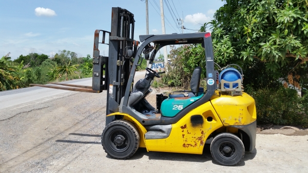 ขายด่วนรถยกKOMATSU FG25-15 ยก2.5ตันเสาสูง3เมตรงาสไลย์ได้รถนอกนำเข้ายังไม่เคยใช้งานในเมืองไทยเลย=รุ่นใหม่ขายถูกๆๆ