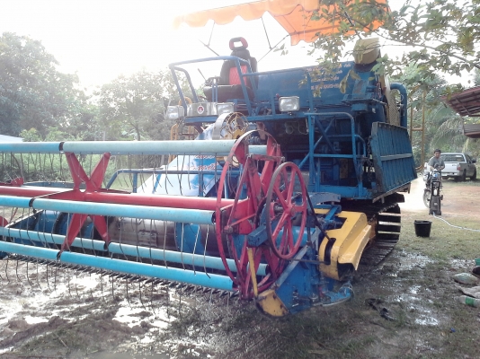 รถเกี่ยวข้าวมือสอง