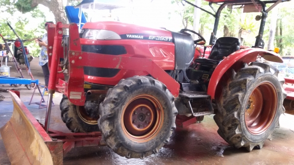 ขายครับรถไถยันม้า39แรงสองเพลา ตัวใหม่ล้าสุดยังไม่ได้ล้างพร้อมทะเบียนราคา345000บาท  รถสวยมากเดิมๆ ยังไม่ได้ล้างมีไบมีดหน้าและโลตาลี่หนึ่งอันอยู่ วังบัว อ คลองขลุง จ กำแพงเพชรสนใจโทร 0813655997 อำพรพาเจริญราคาคุยกันได้อีกนะครัย