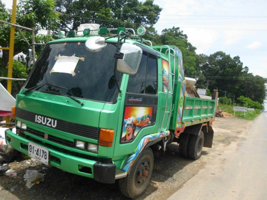 ขายรถบรรทุก 6 ล้อดั้ม อิซูซุร็อคกี้ เครื่อง 165 แรงม้า