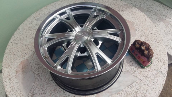 ขายล้อแม็กมือ2 ls by lenso 15"&times;7.5" et20 6 รู 139.7 สีเดิมสีไฮเปอร์ซิลเวอร์ขอบเงา สนใจติดต่อเล็กคลองสามครับ 081-3747940